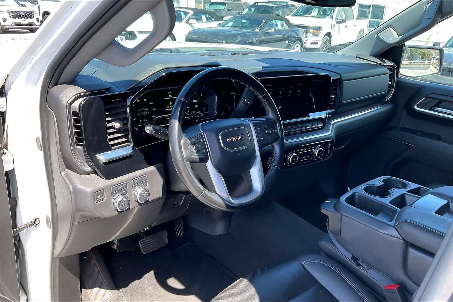 Used 2024 GMC Sierra 1500 SLT AWD/4WD image 2