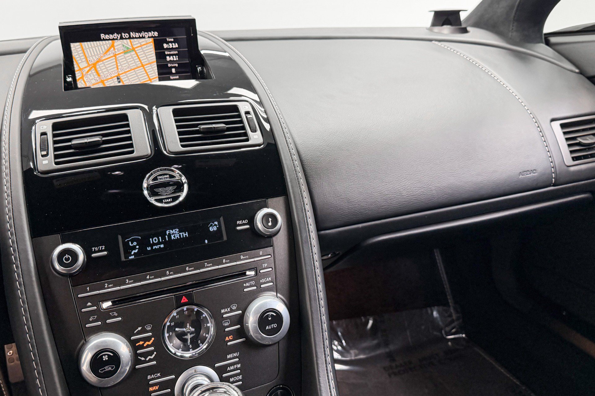 Used 2015 Aston Martin V8 Vantage GT RWD image 16