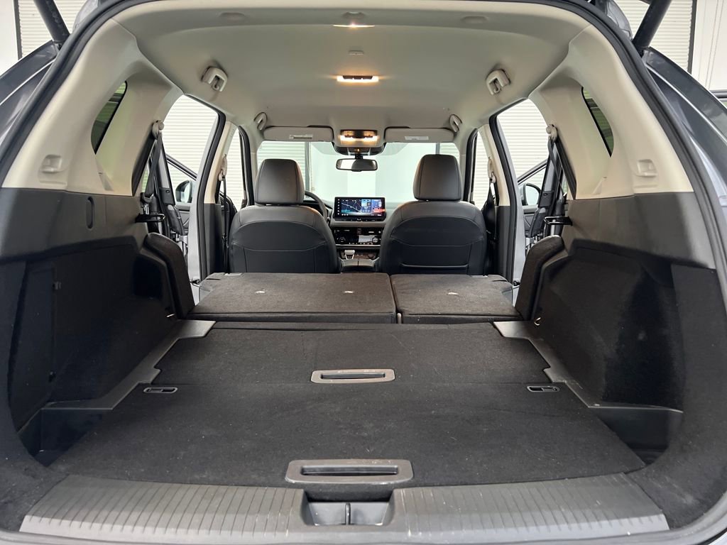 Used 2025 Nissan Rogue SL image 28