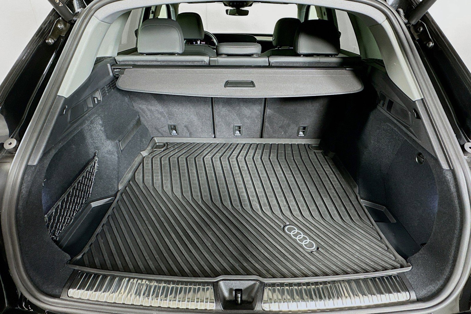 Used 2025 Audi Q5 Premium w/ Convenience Package image 22