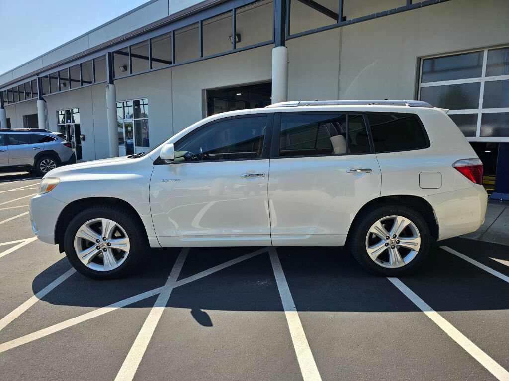 Used 2010 Toyota Highlander Limited AWD/4WD image 2