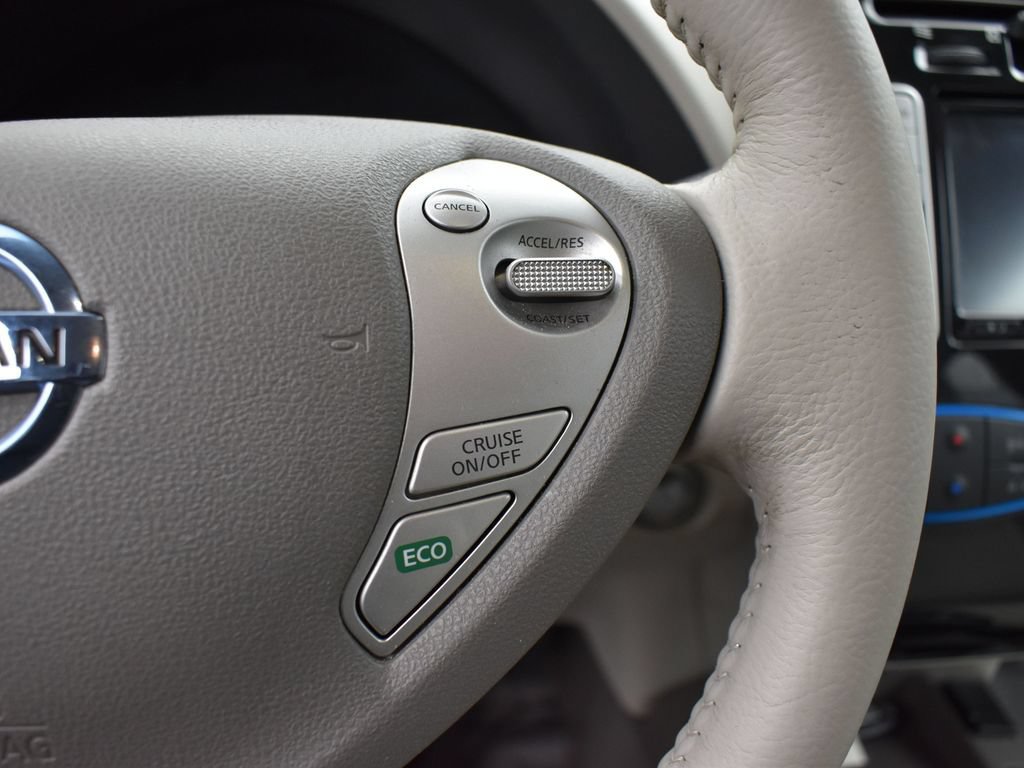 Used 2017 Nissan Leaf SV FWD image 7