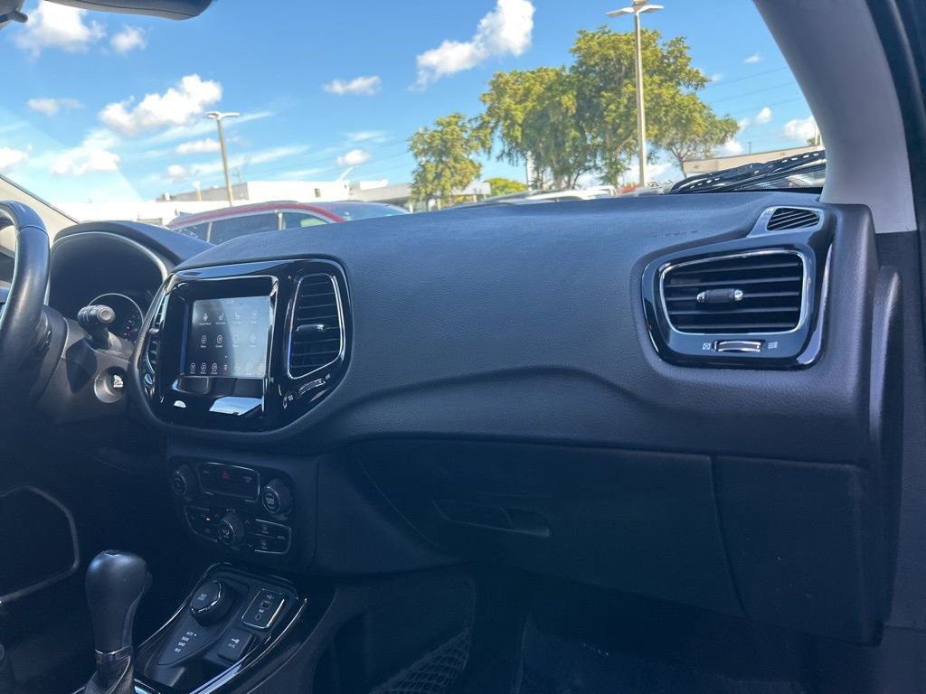 Certified 2020 Jeep Compass Latitude image 24