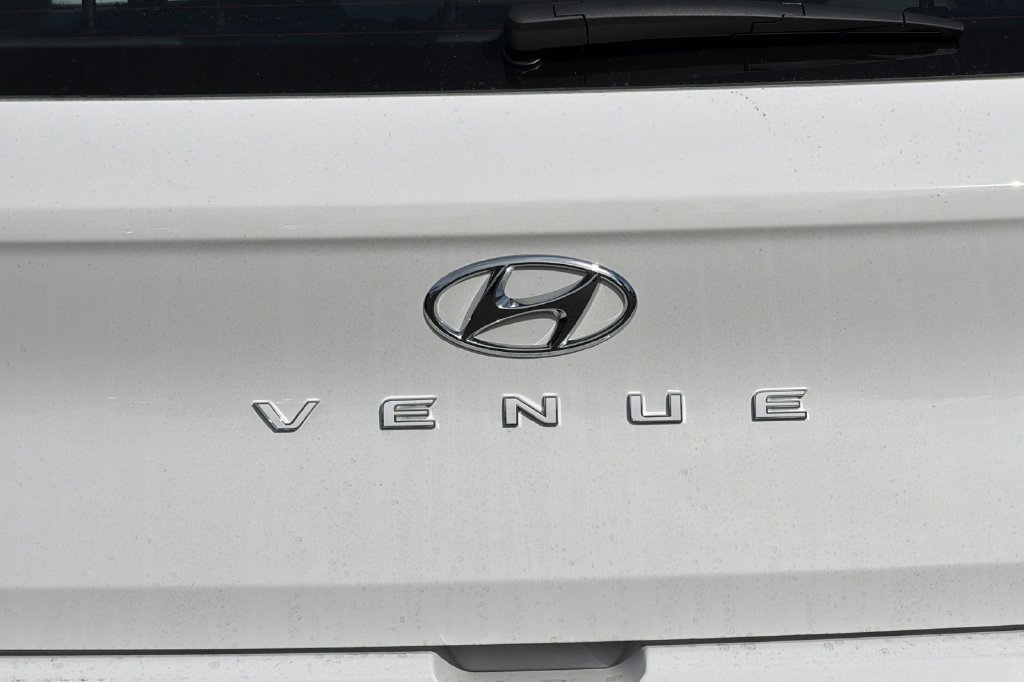 New 2026 Hyundai Venue SEL FWD image 21