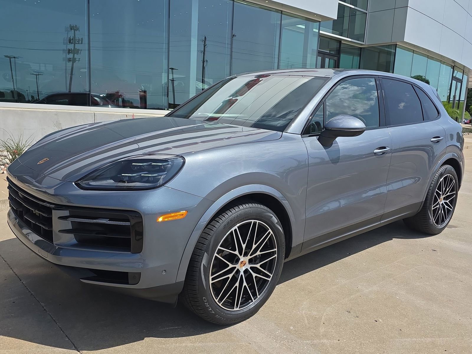 New 2026 Porsche Cayenne AWD/4WD image 1