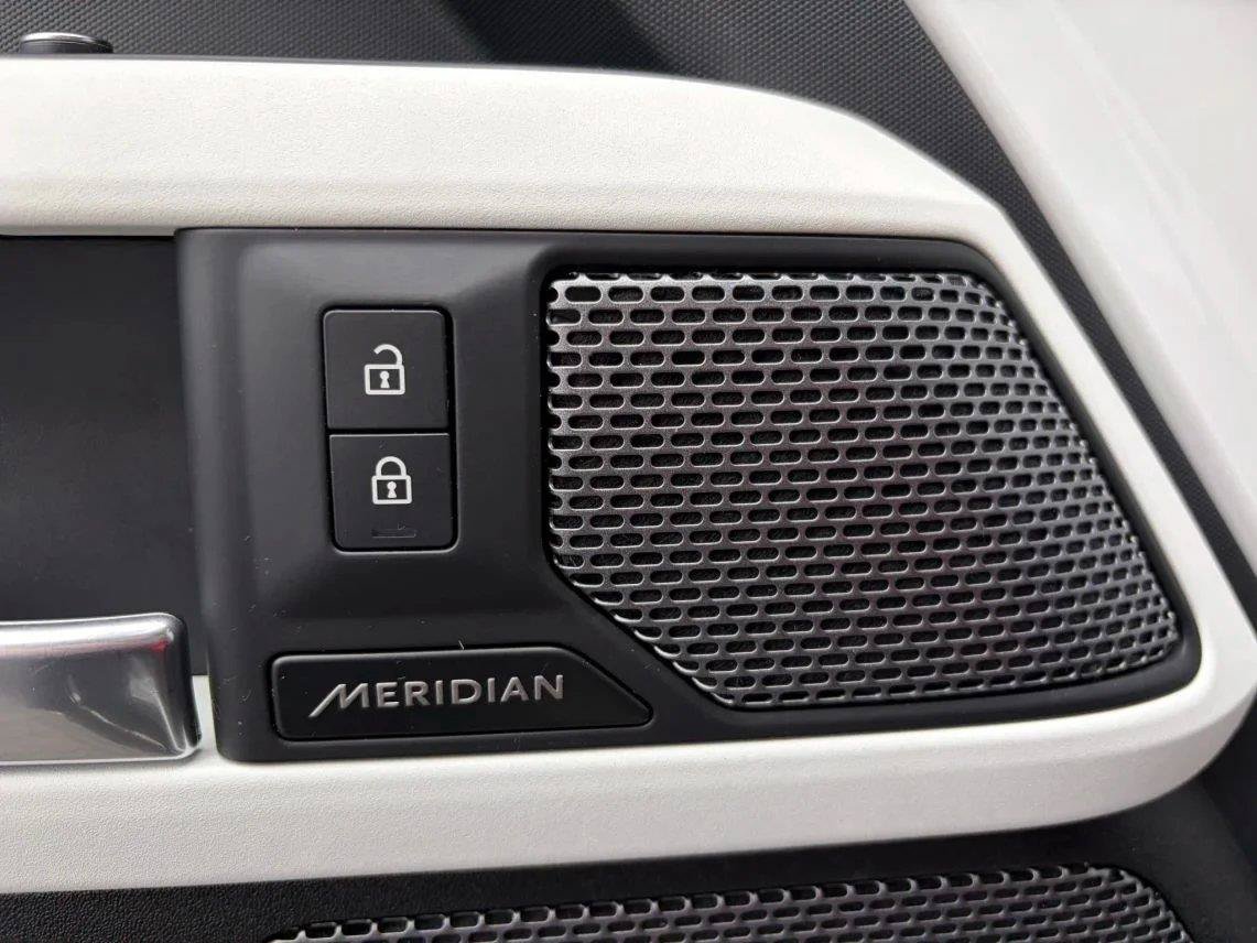Used 2023 Land Rover Defender 110 S AWD/4WD image 12