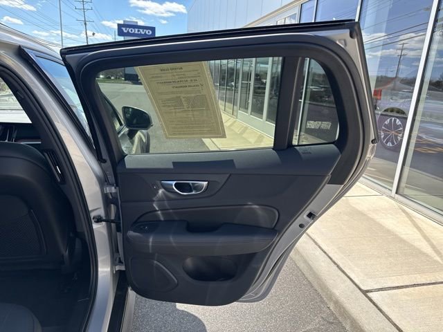 Certified 2025 Volvo V60 B5 Cross Country Plus image 12