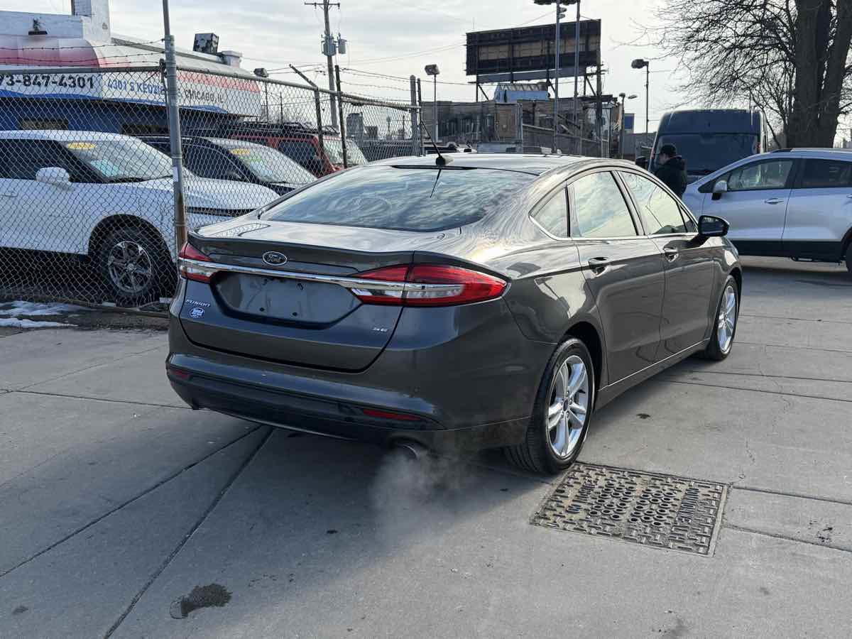 Used 2018 Ford Fusion SE w/ Fusion SE Technology Package image 5