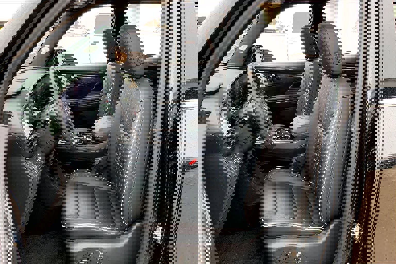 Certified 2025 Buick Enclave Avenir image 7