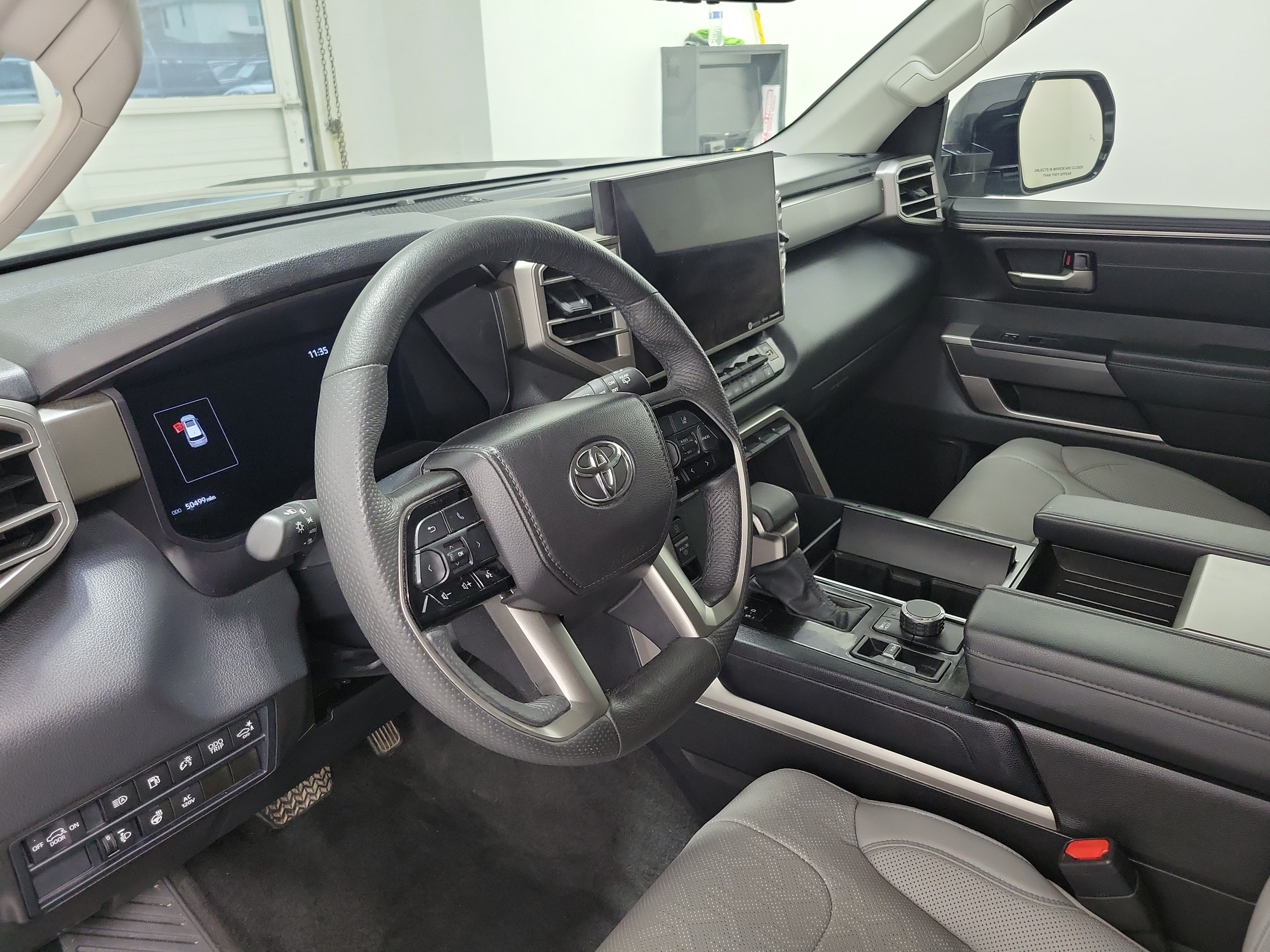 Used 2024 Toyota Sequoia SR5 w/ SR5 Premium Package AWD/4WD image 18