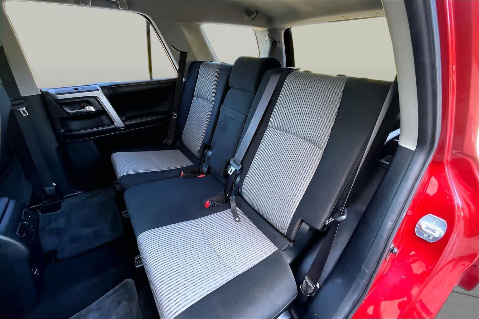 Used 2016 Toyota 4Runner SR5 AWD/4WD image 21