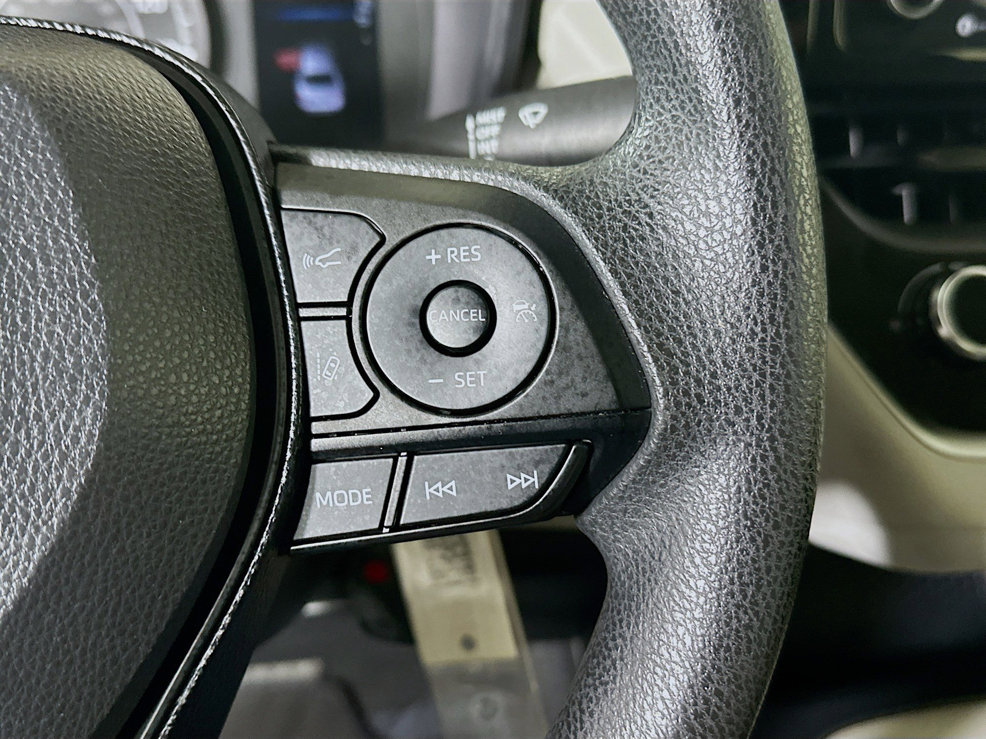 Used 2021 Toyota Corolla L FWD image 17