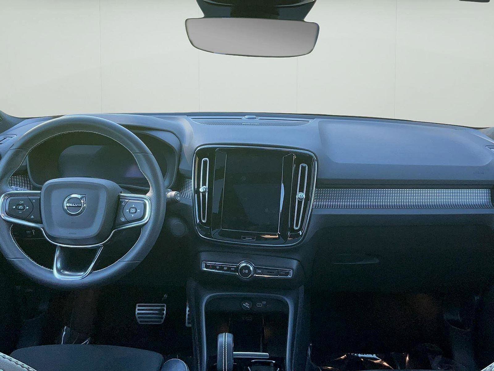 Used 2021 Volvo XC40 P8 Recharge w/ Advanced Package image 15