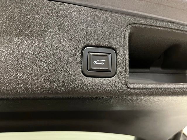 Used 2018 GMC Terrain SLT w/ Infotainment Package II AWD/4WD image 15