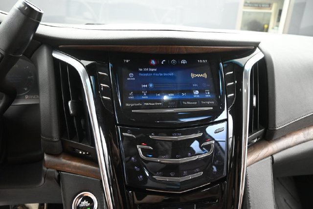Used 2015 Cadillac Escalade Premium AWD/4WD image 32