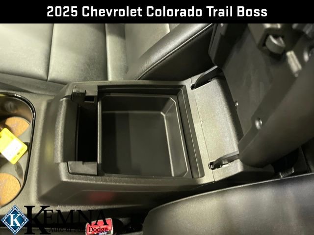 Used 2025 Chevrolet Colorado Trail Boss image 27