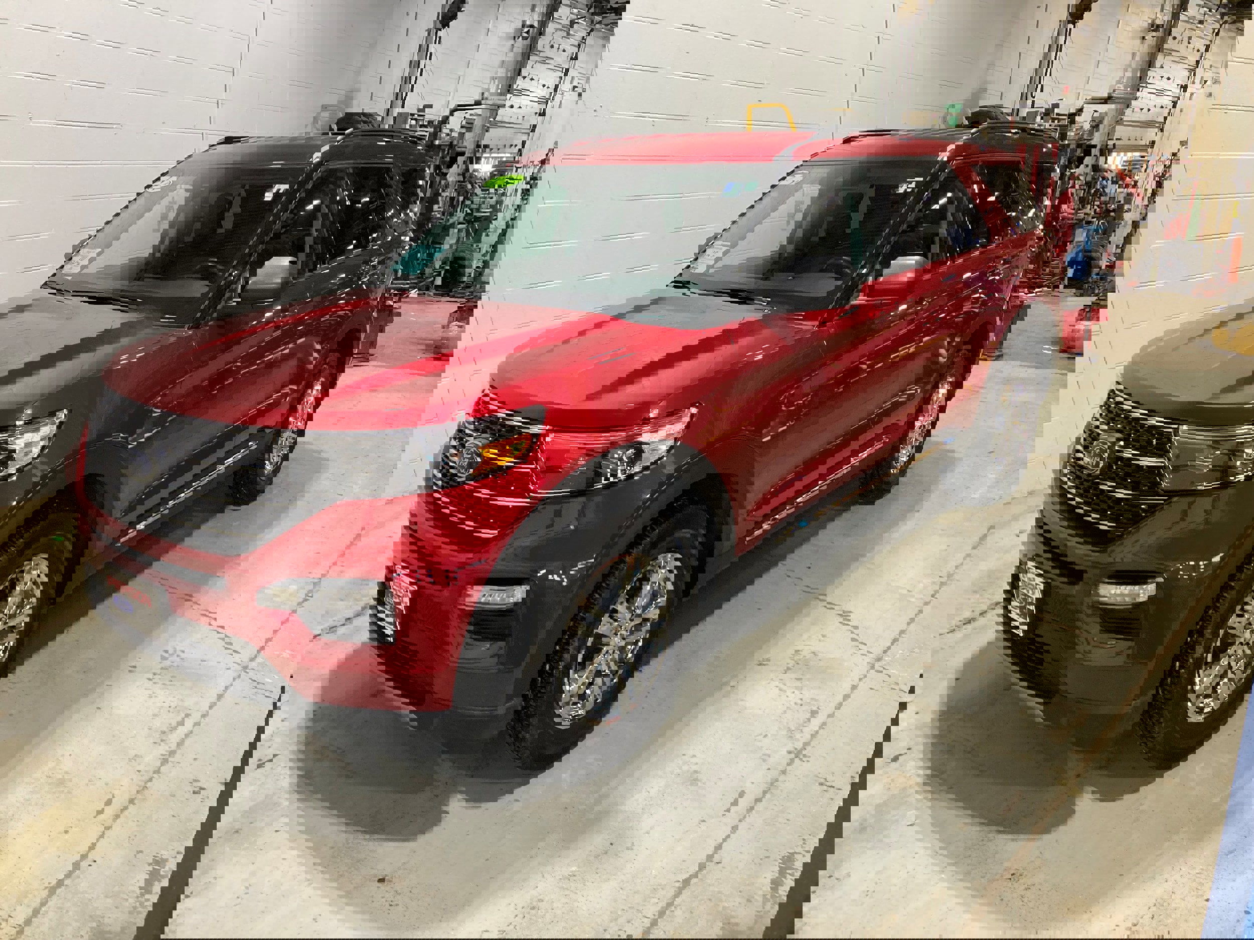 Used 2023 Ford Explorer XLT w/ Equipment Group 202A image 1