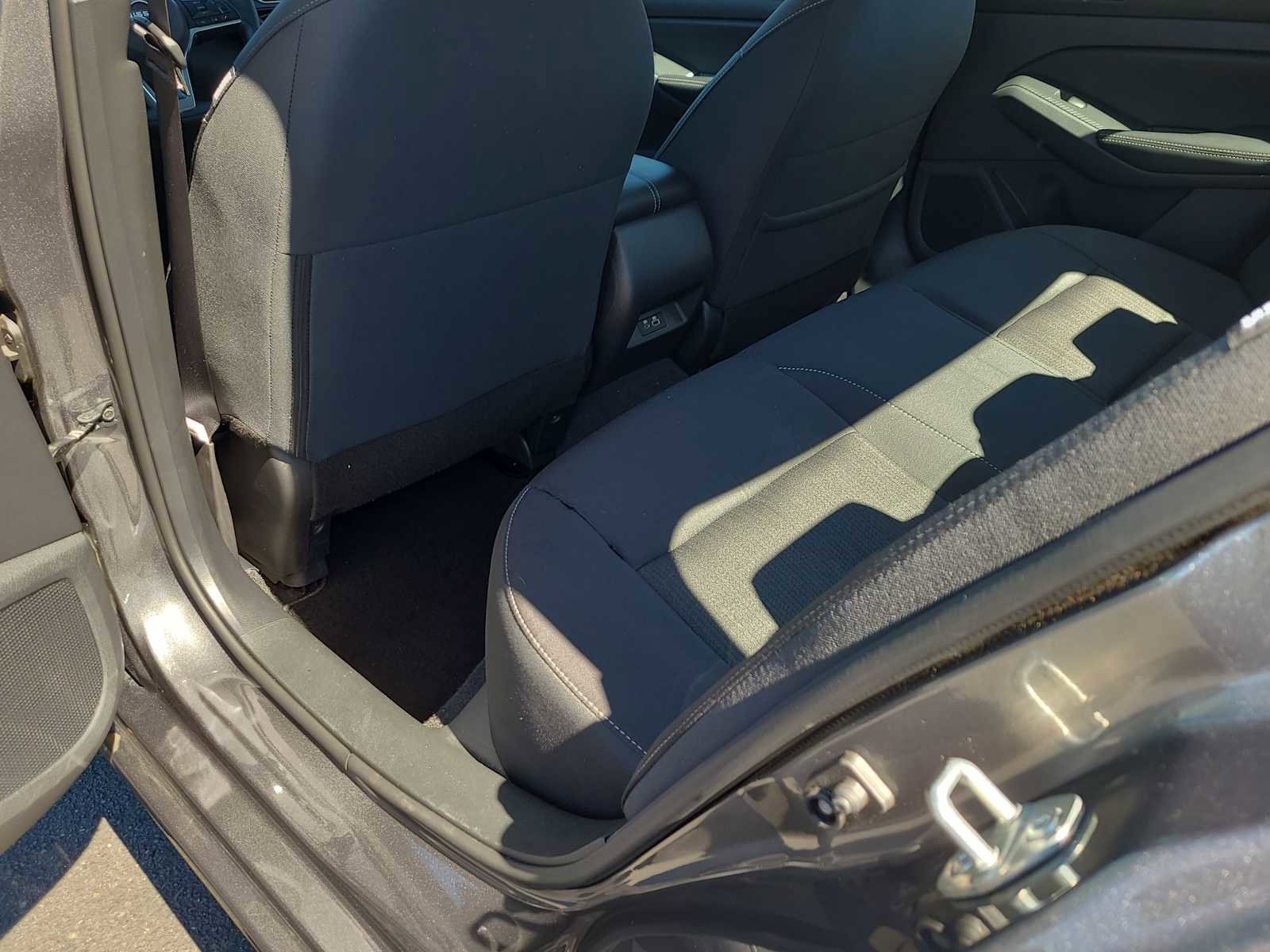 Used 2025 Nissan Altima 2.5 SV FWD image 20