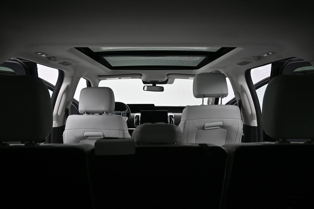 Used 2025 Ford Expedition Max Platinum AWD/4WD image 36