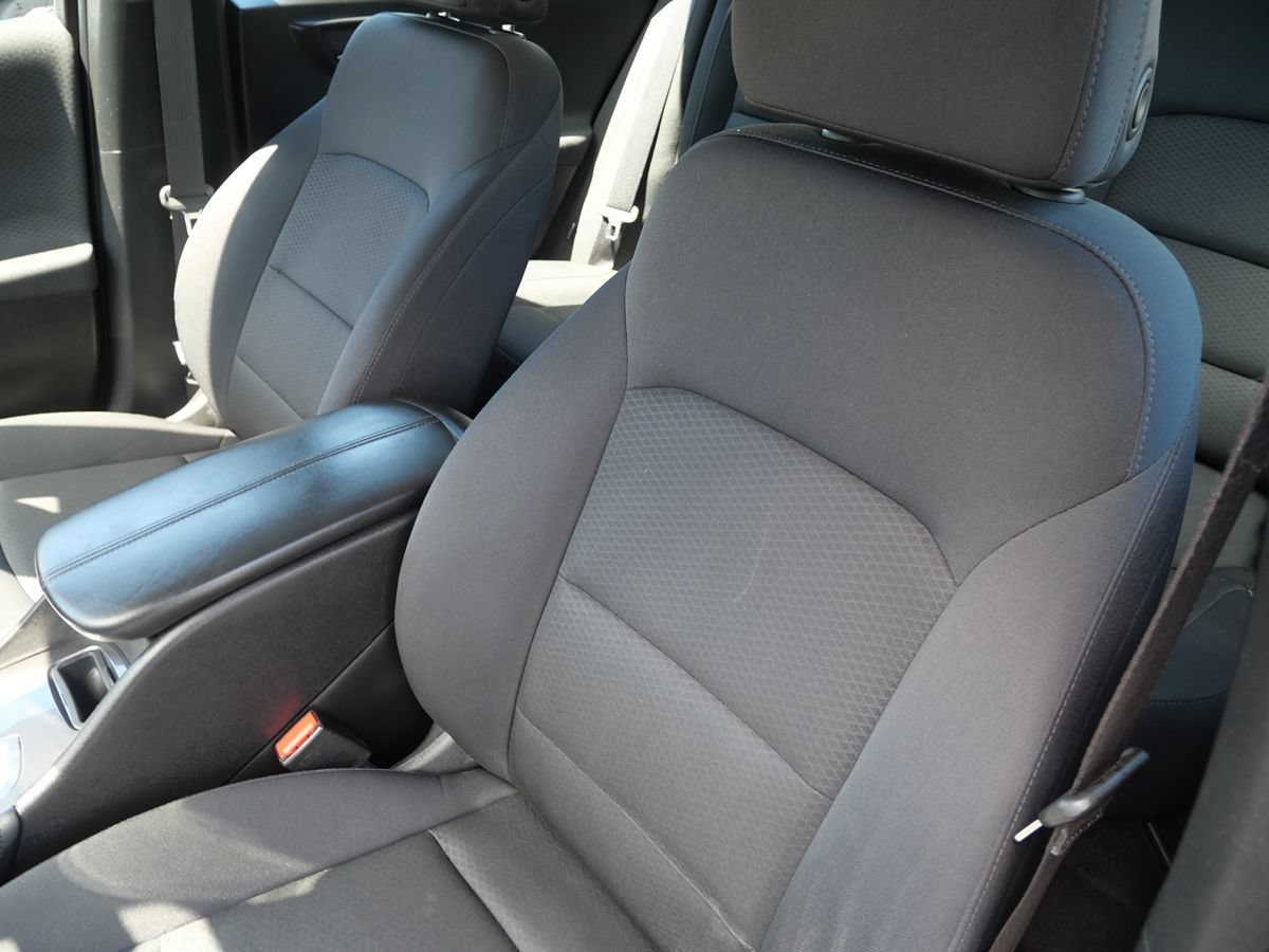 Used 2016 Chevrolet Malibu LT w/ Driver Confidence Package FWD image 11