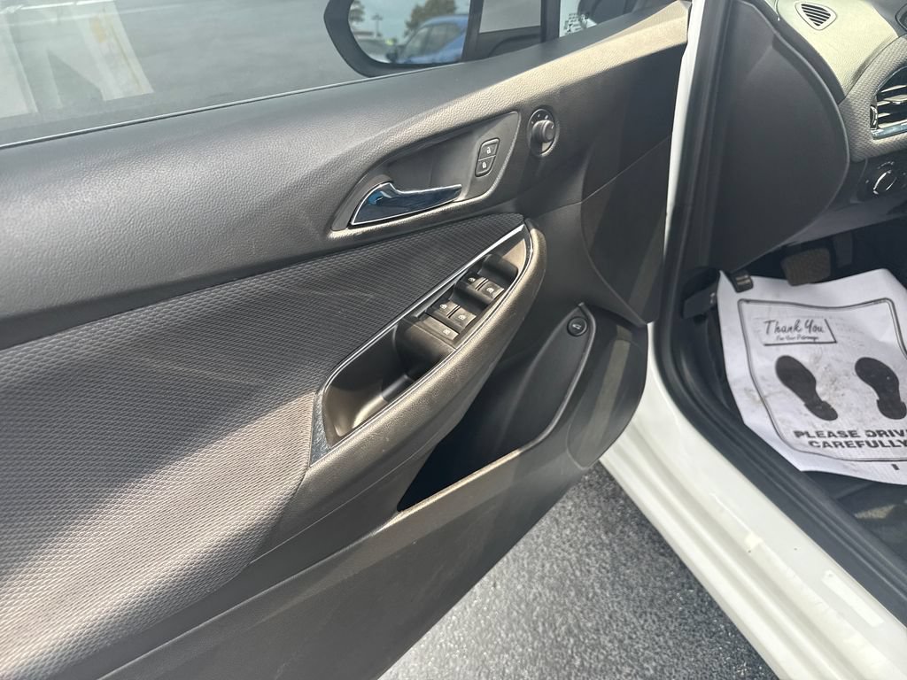 Used 2018 Chevrolet Cruze LT FWD image 21