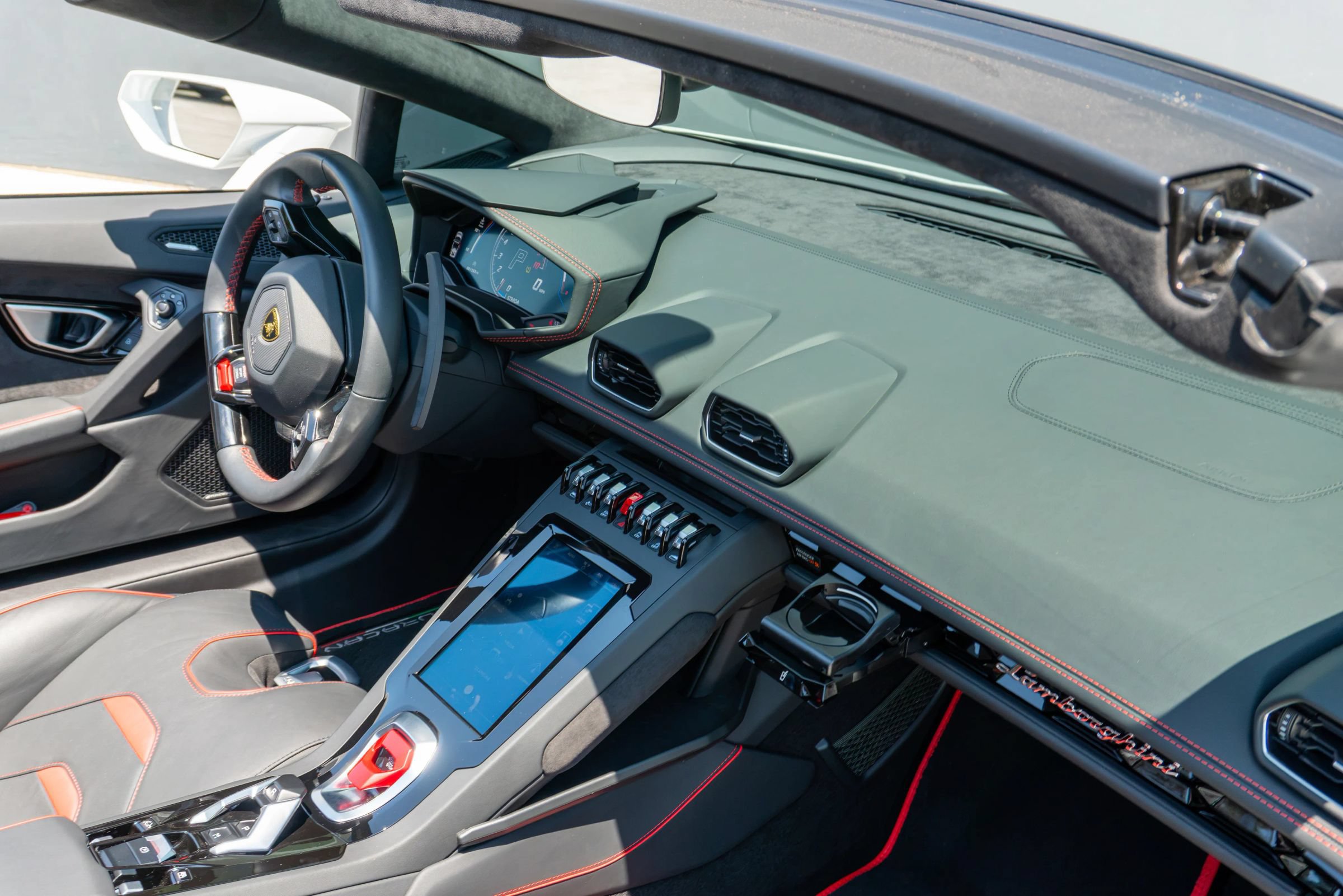 Used 2023 Lamborghini Huracan EVO RWD image 65