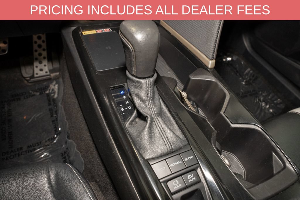 Used 2025 Toyota Camry SE FWD image 15