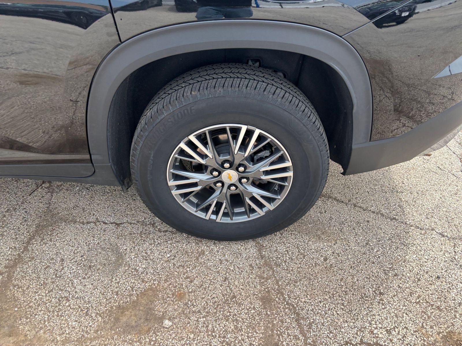 Used 2025 Chevrolet Traverse LT FWD image 32