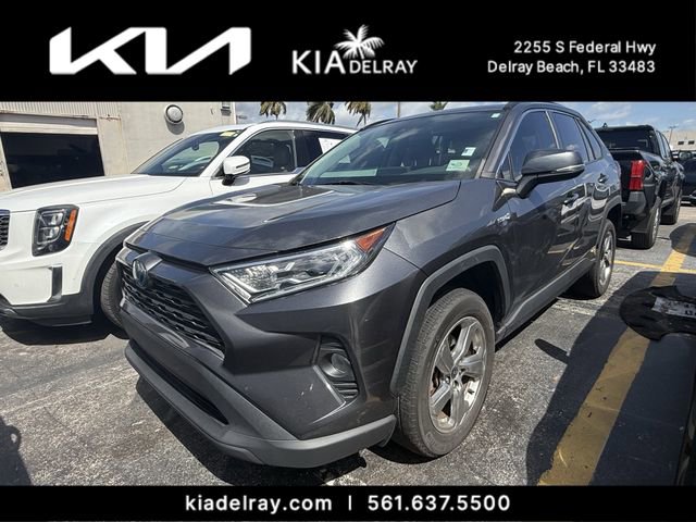 Used 2021 Toyota RAV4 XLE Premium AWD/4WD image 4