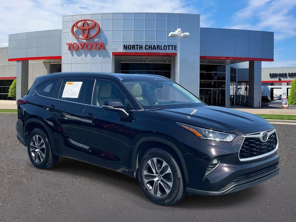 Used 2021 Toyota Highlander XLE