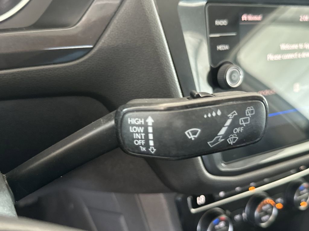 Used 2018 Volkswagen Tiguan SE image 21