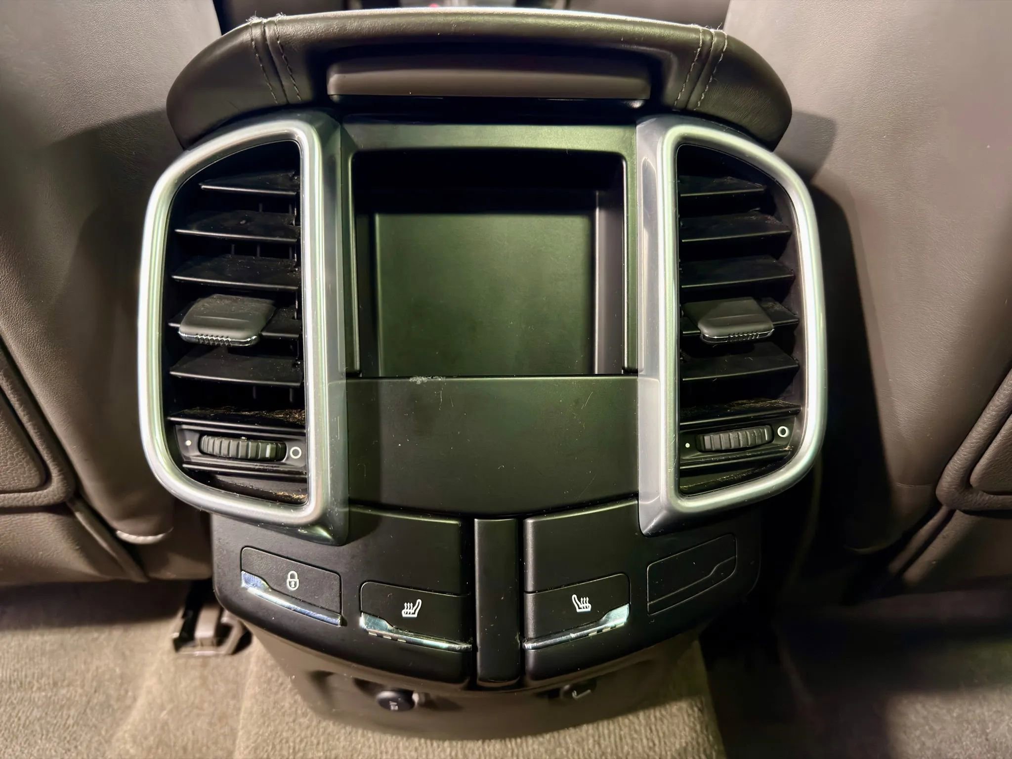 Used 2016 Porsche Cayenne GTS image 28