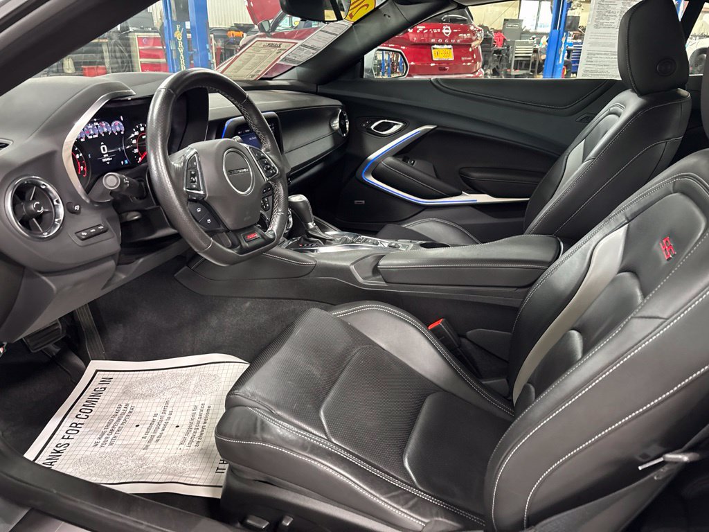 Used 2023 Chevrolet Camaro SS RWD image 9