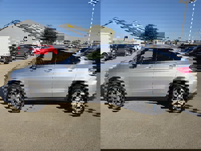 Used 2018 Mercedes-Benz GLC 300 4MATIC Coupe w/ Premium Package image 6