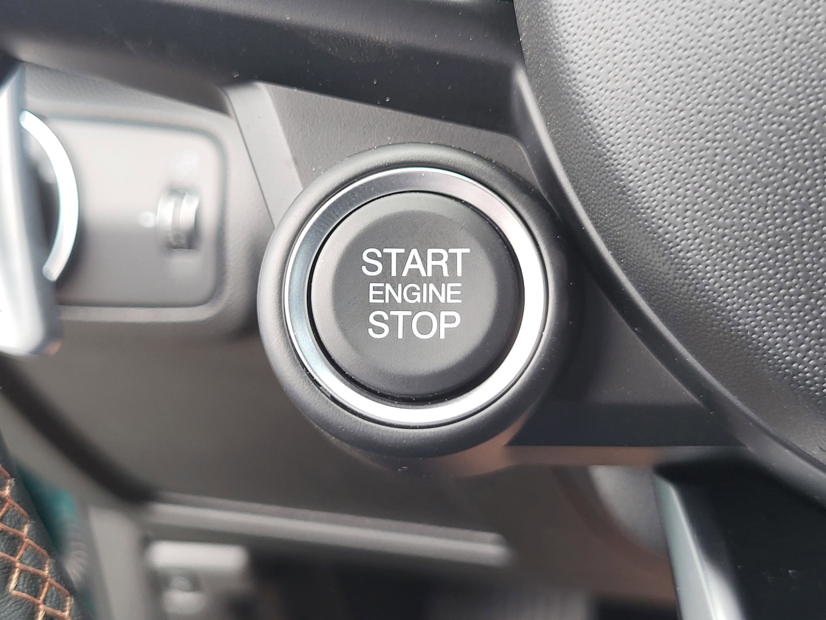 New 2025 Alfa Romeo Giulia w/ Driving Assist Package RWD image 60