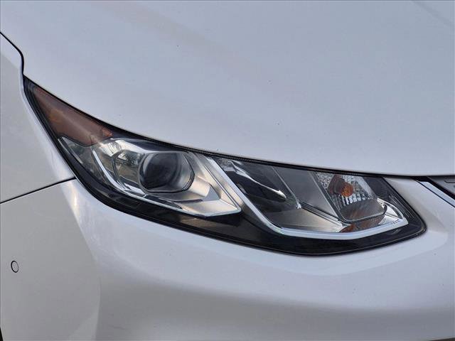 Used 2017 Chevrolet Volt Premier w/ Driver Confidence II Package FWD image 8