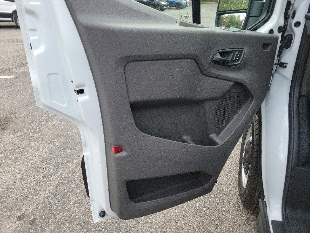 New 2026 Ford Transit 150 Low Roof RWD image 18
