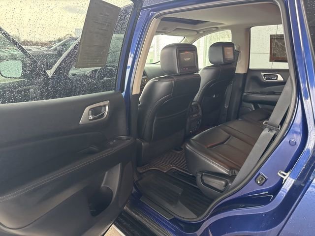 Used 2017 Nissan Pathfinder Platinum w/ Family Entertainment Package image 29