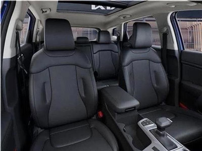 New 2026 Kia Sportage EX w/ EX Panorama Roof Package image 96