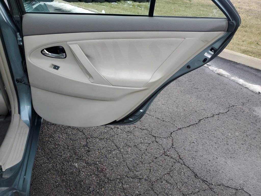 Used 2011 Toyota Camry LE image 26