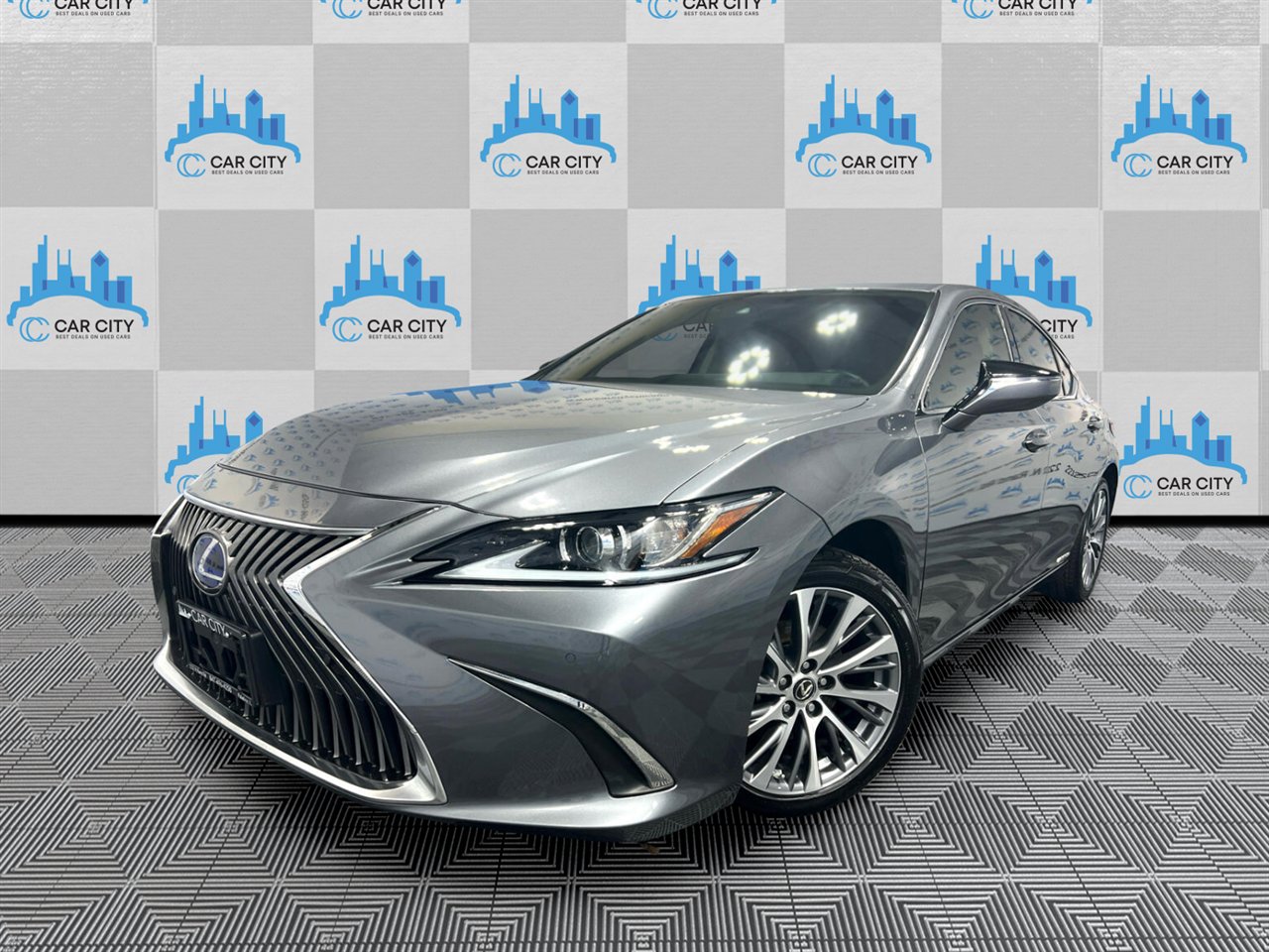 Used 2020 Lexus ES 300h w/ Premium Package