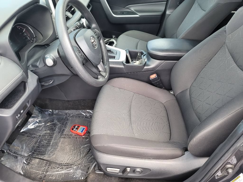 Used 2017 Toyota RAV4 Limited w/ Advanced Technology Package AWD/4WD image 10