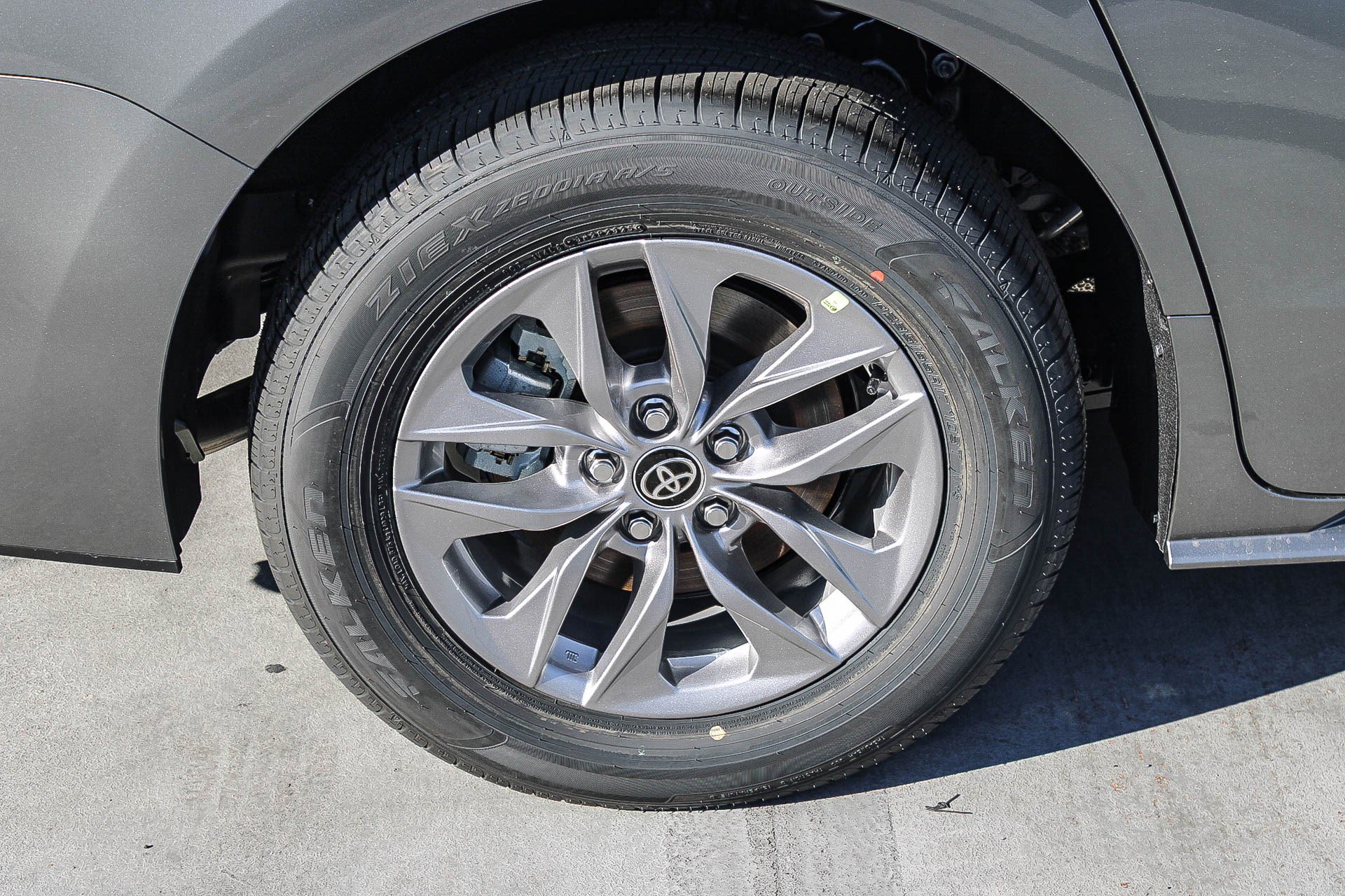 New 2026 Toyota Sienna XLE image 12