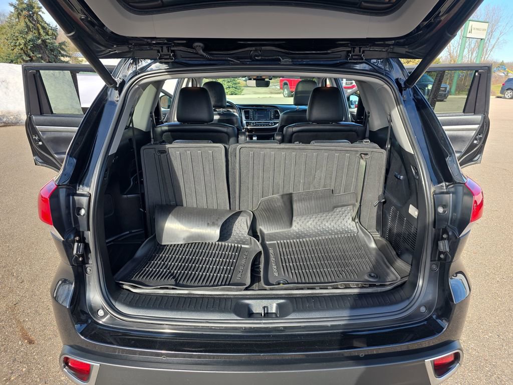 Used 2017 Toyota Highlander Limited Platinum image 13