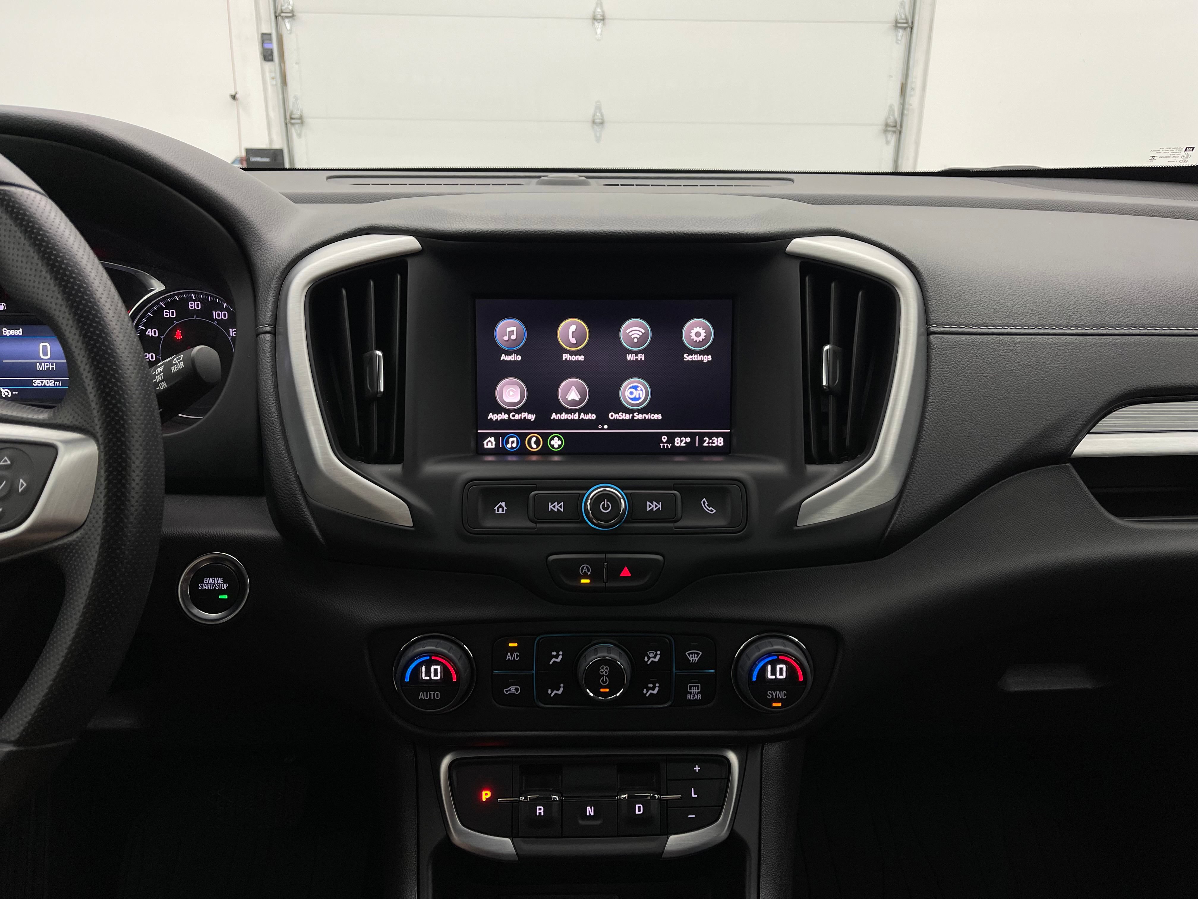 Used 2024 GMC Terrain SLE w/ Driver Convenience Package FWD image 23