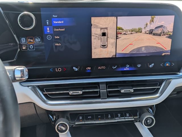 Used 2025 Chevrolet Equinox EV LT FWD image 21