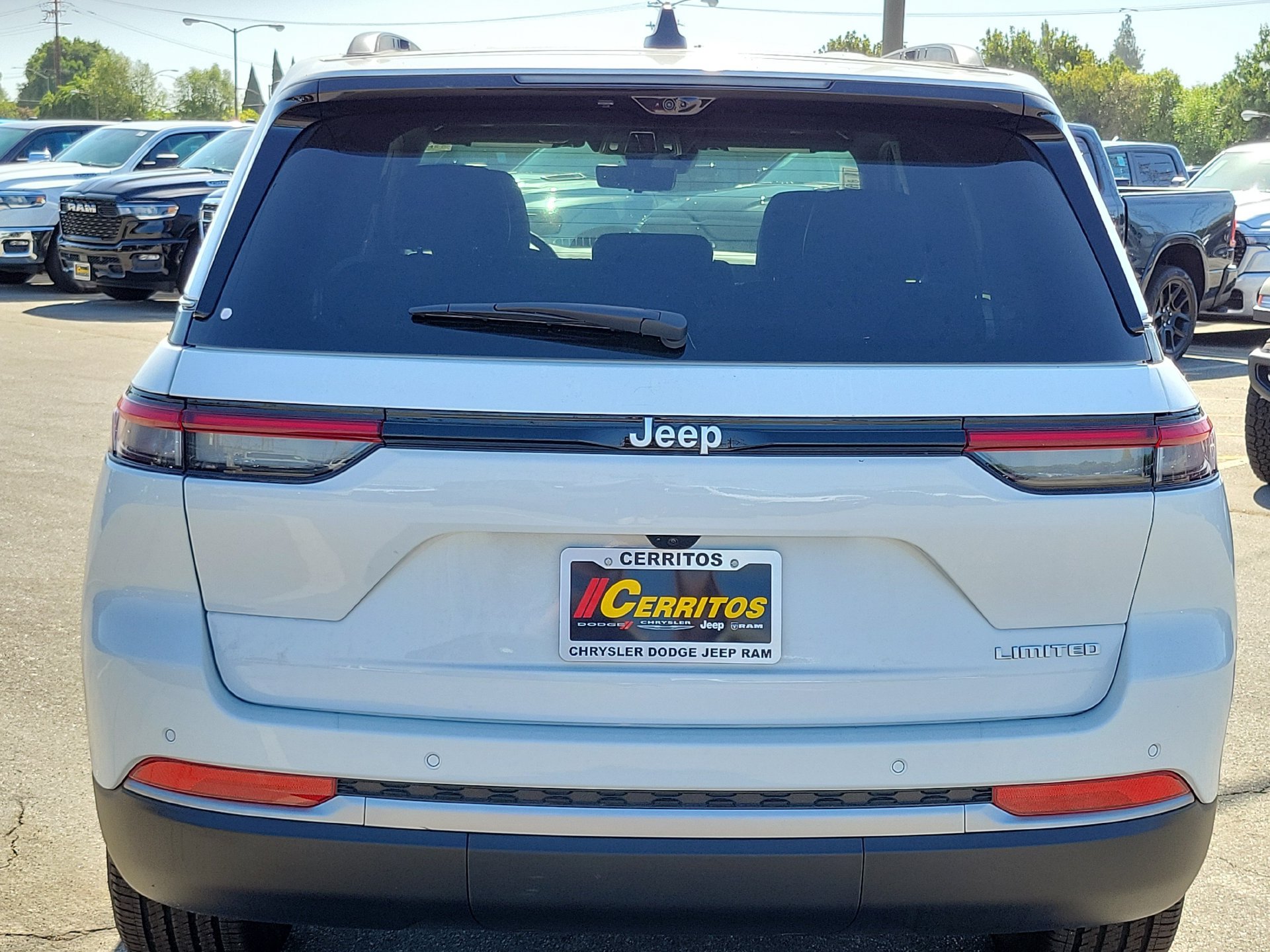 New 2027 Jeep Grand Cherokee Limited w/ Technology Group II RWD image 3
