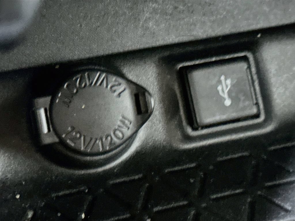 Used 2022 Toyota RAV4 XLE AWD/4WD image 32