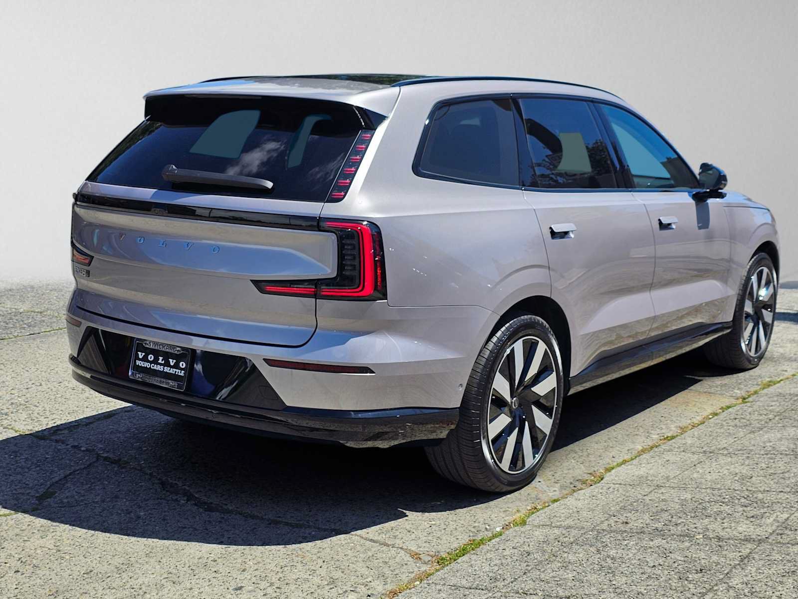 New 2026 Volvo EX90 Ultra AWD/4WD image 3