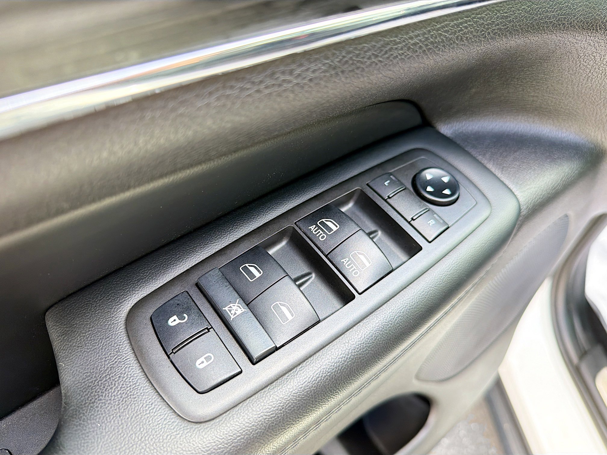 Used 2021 Jeep Grand Cherokee Limited AWD/4WD image 8